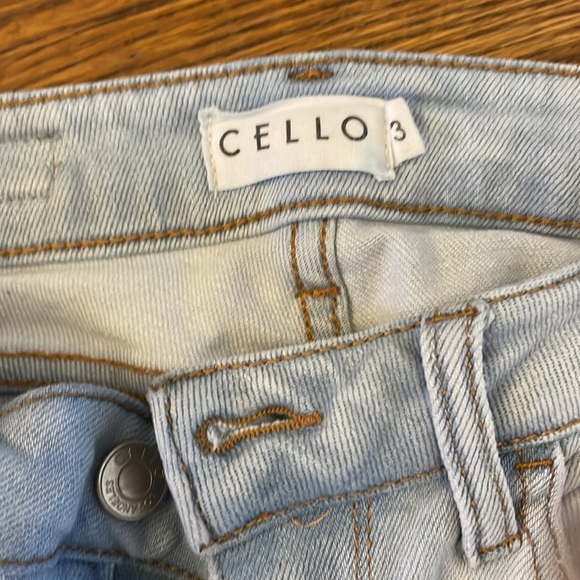 Cello light wash ripped jeggings size 3 - Picture 3 of 3
